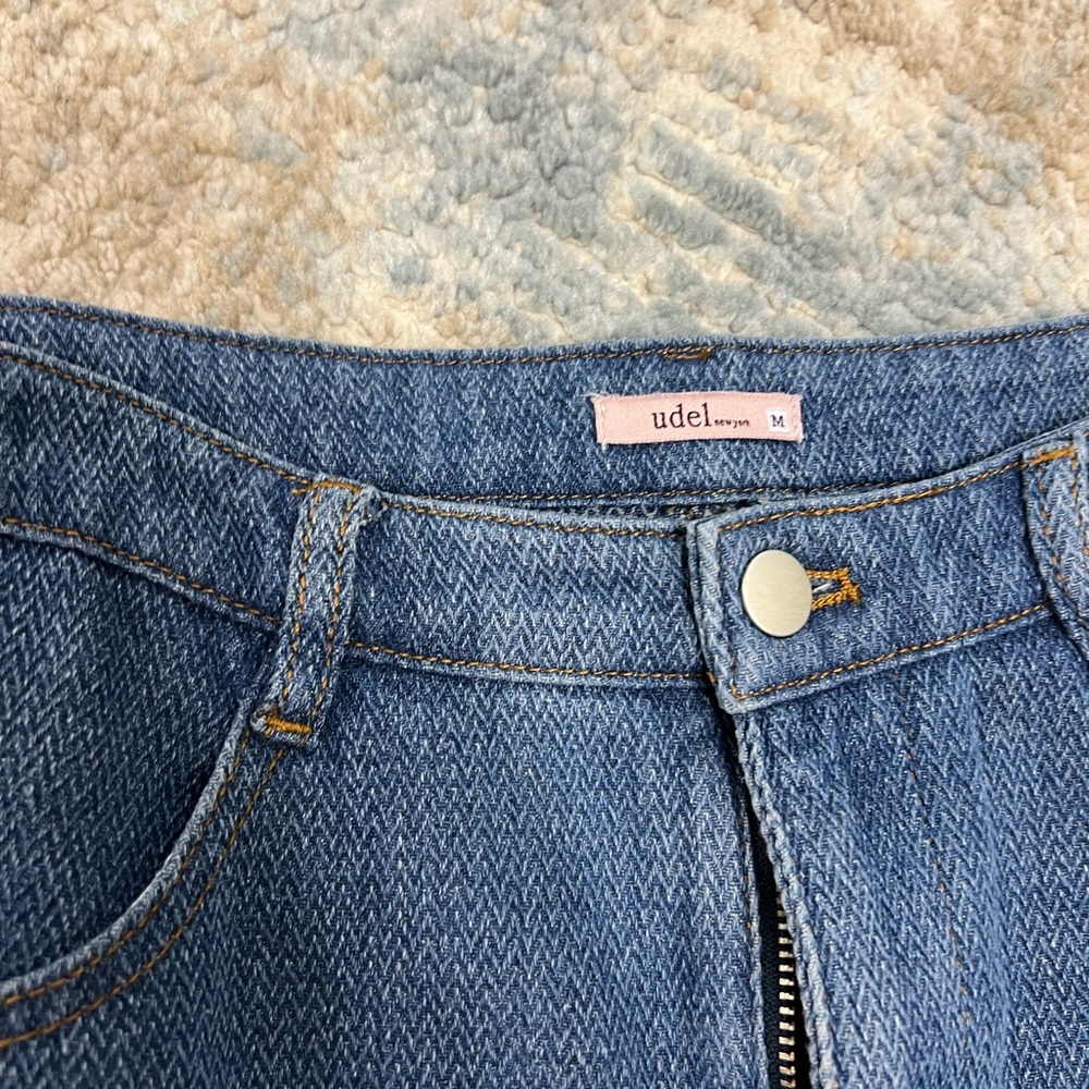 Elegant High-Low Denim Skirt - Picture 4 of 5
